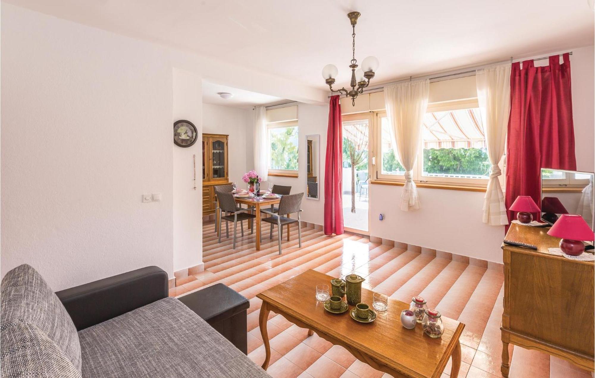 Nice Apartment In Tucepi With Wifi Exterior photo